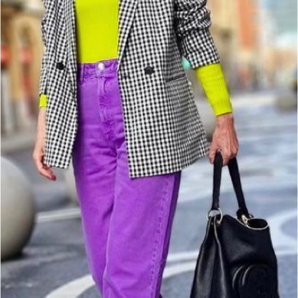 Come back for details on my next live show. - Picture 3 of 16